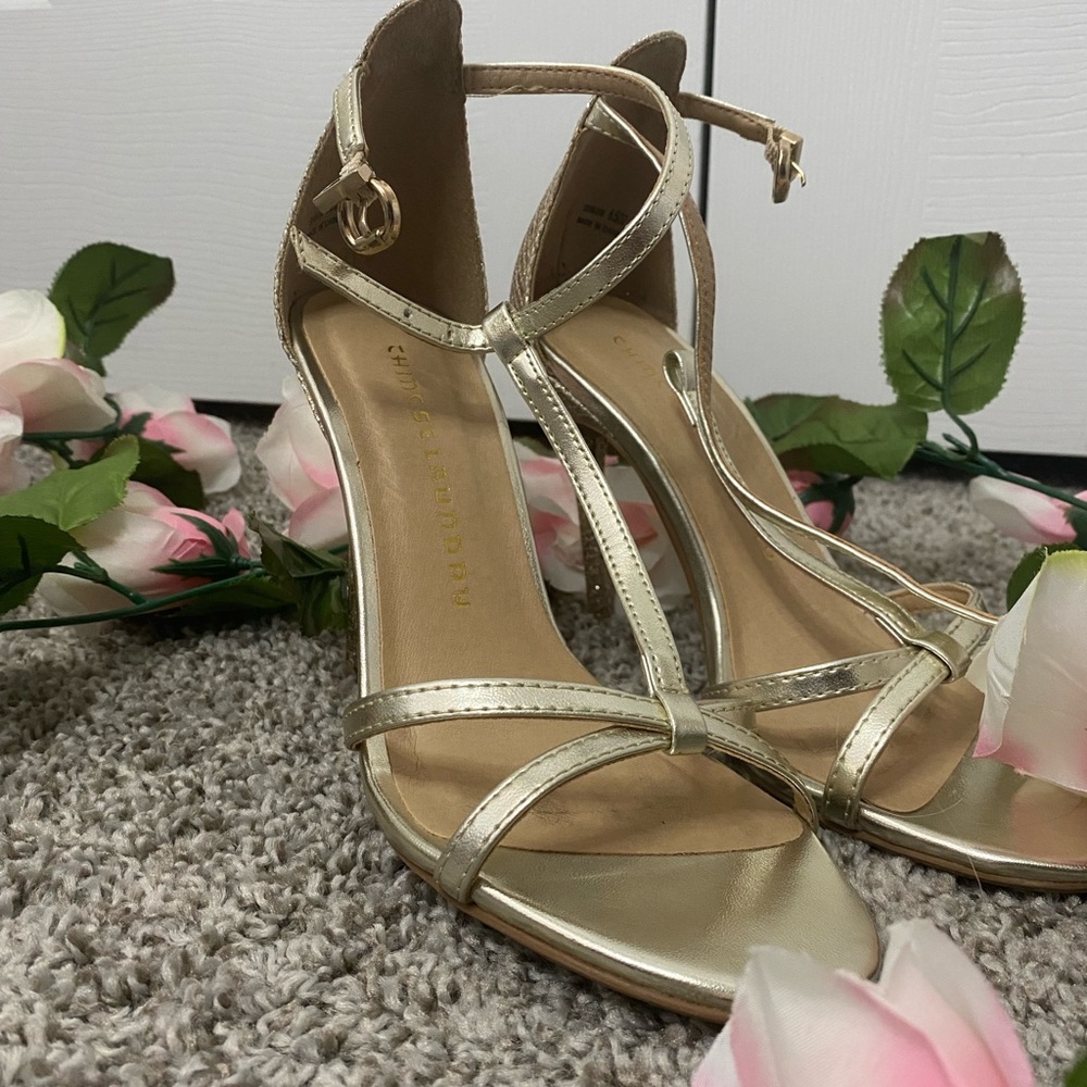 Gold T- Strapped Heels Size 6.5